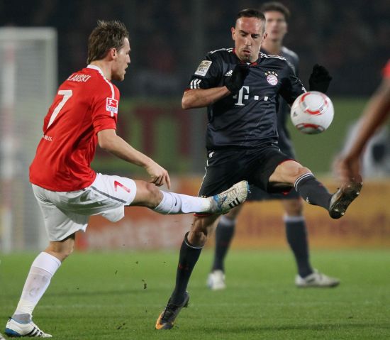 更显示了他 更显示了他